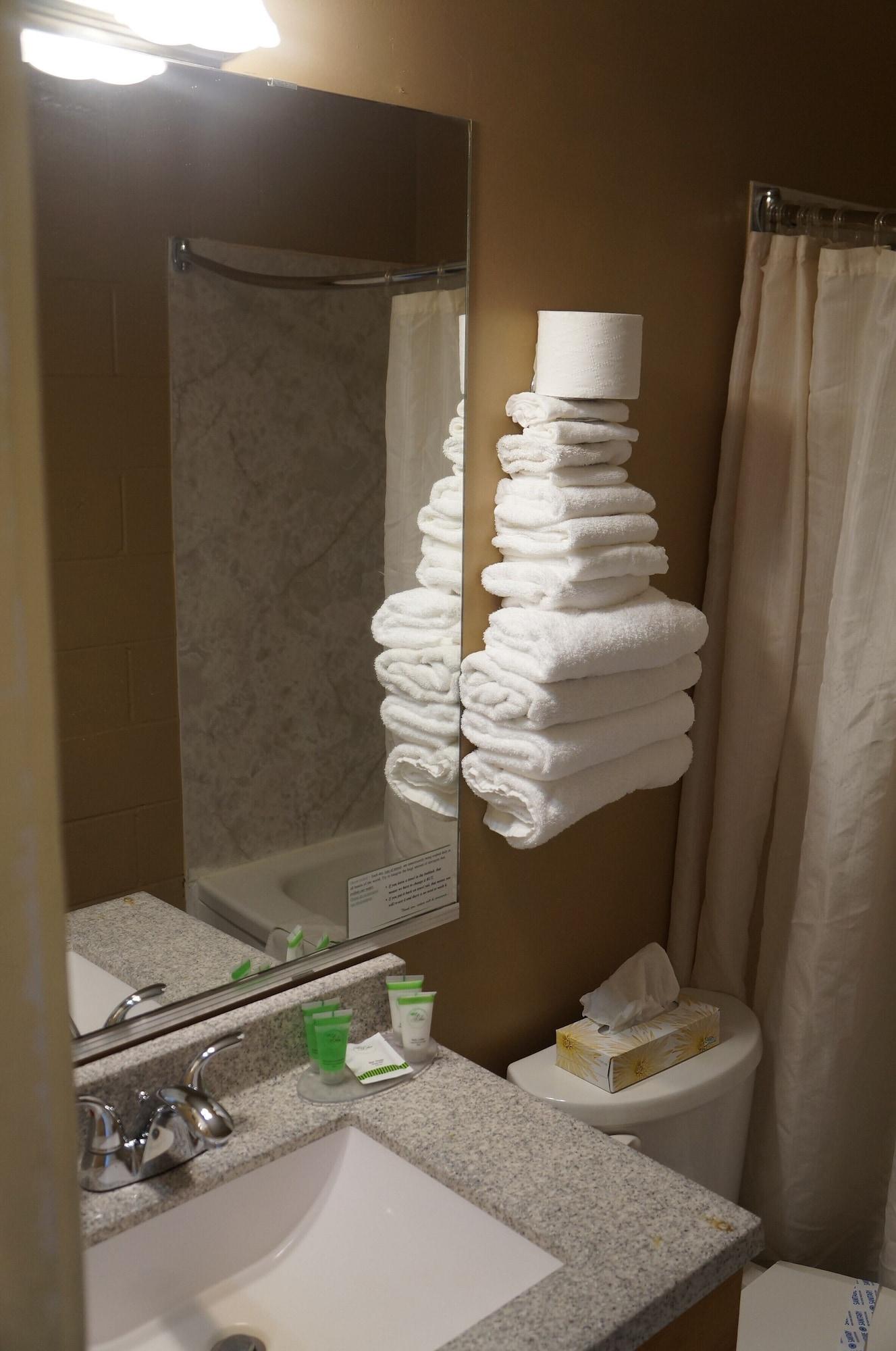 Westward Inn & Suites Langley Esterno foto
