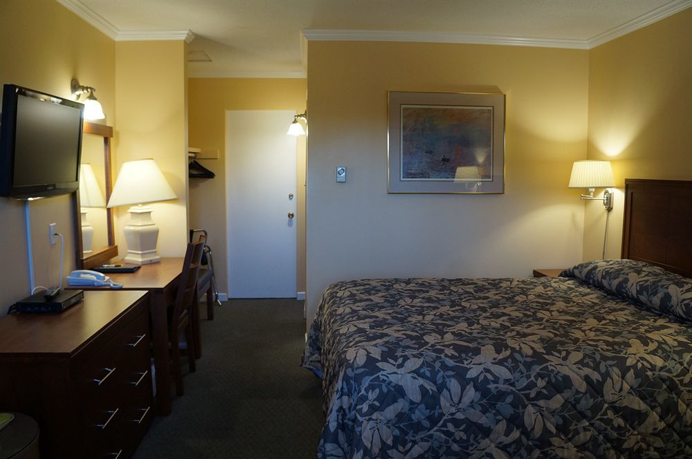 Westward Inn & Suites Langley Esterno foto